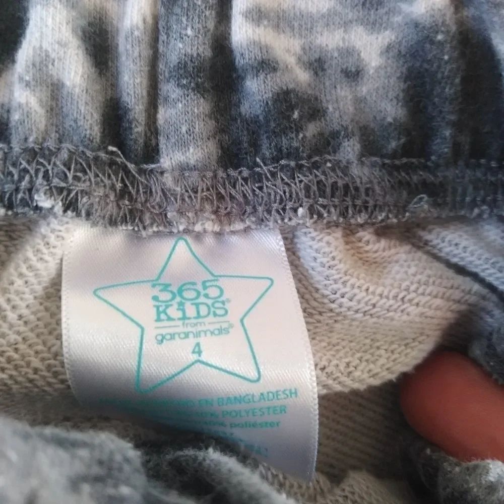 Kids shorts - Picture 2 of 2
